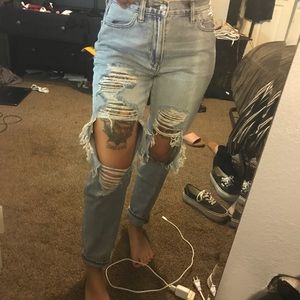 MOM JEANS (distressed)